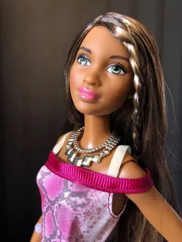 Fashionistas Pretty in Python Doll