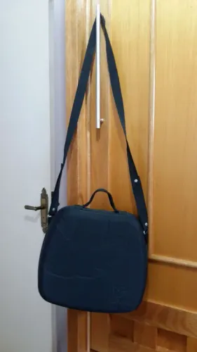 Maleta Natura Oficial - Mostruário para 130 Amostras (Perfumes e Batons) -R$60
