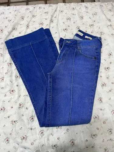 Calça flare