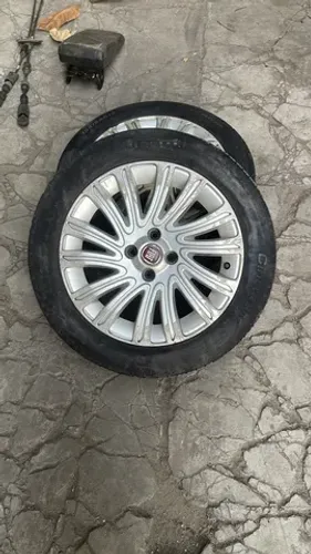 Jogo de roda de FIAT GRAN SIENA com 4 pneus novos