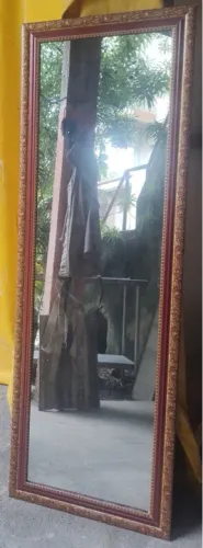 Espelho Decorativo com Moldura Clássicas