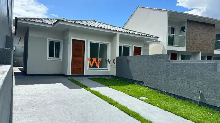 Casa à venda de 2 quartos, sendo 1 suíte, estilo geminada localizada bairro Potecas em São
