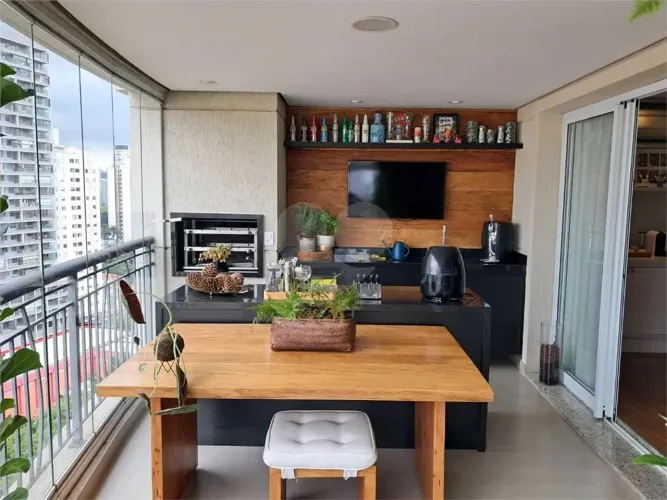 Apartamento à venda com 3 quartos, sendo 1 suíte, no condomínio Adagio, São Paulo - SP