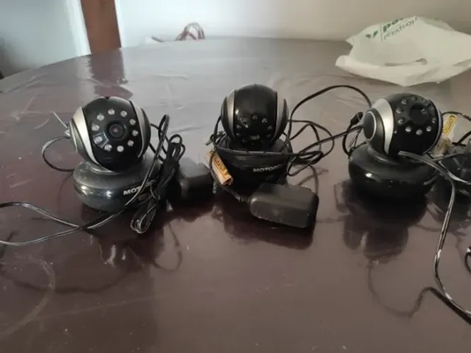 3 câmeras de segurança Motorola. Modelo Blink1-B Video Baby Monitor WiFi