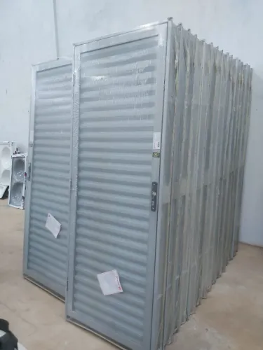 PORTA EM AÇO GALVANIZADO EM LUZIANIA-GO