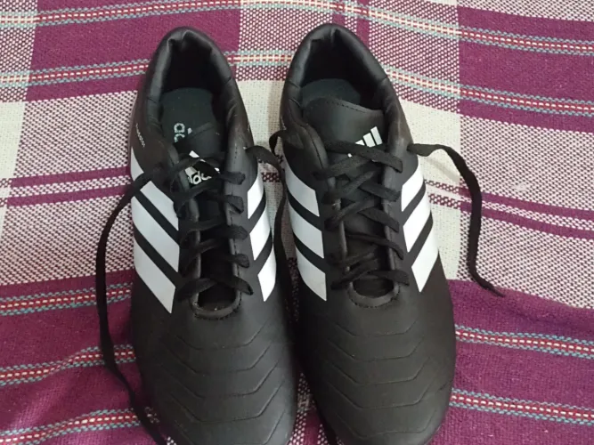 Chuteira Adidas predator society 