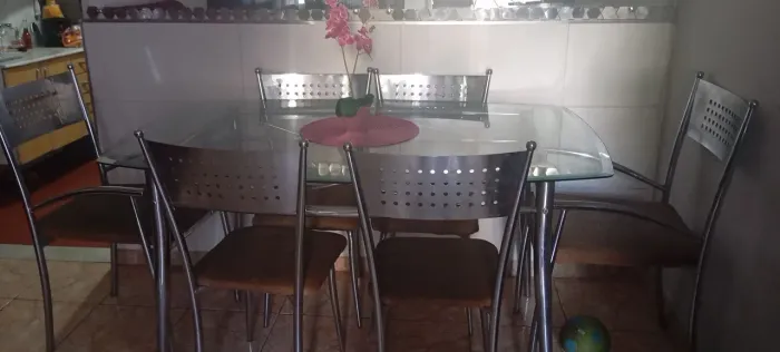 Mesa de Jantar com 6 cadeiras