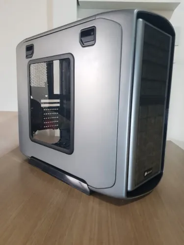 Gabinete Corsair 600T 