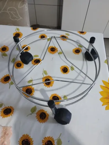 Suporte para botijão de gás com rodinhas