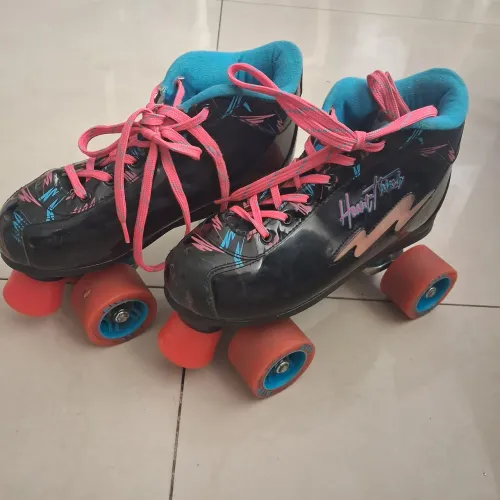 Patins traxart retrovisor em perfeito estado 