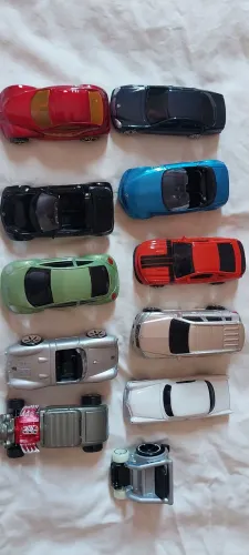 11 Carrinhos Maisto