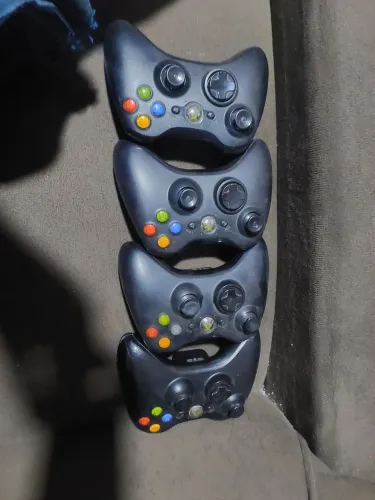 Vende-se controles de xbox 360 se quiser comprar e só fala 