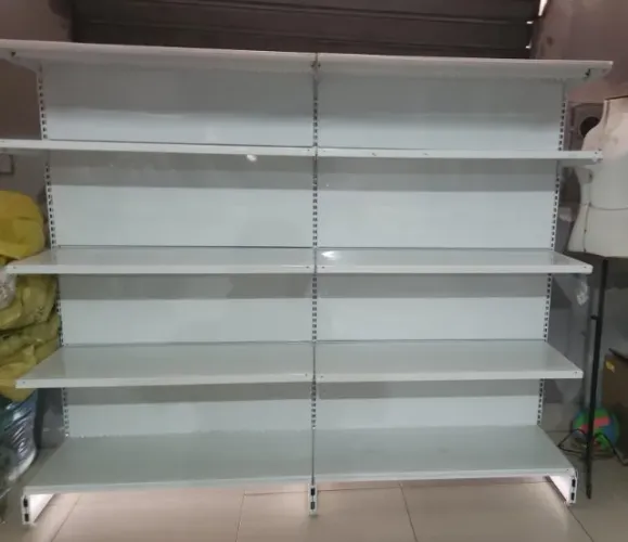 Vende-se Gôndola de Mercantil