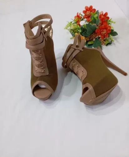 Sandália Feminina Verde com Salto Alto