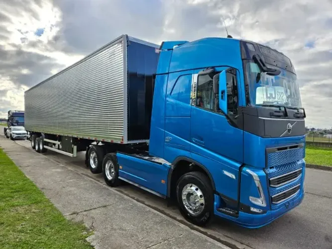 Volvo FH 460 6x2 Globetrotter Ano 25 0km Pronta Entrega Farol Full Led + Baú 30 plts 0km 