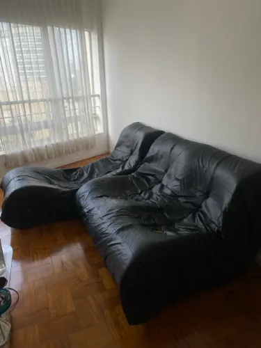 Sofá togo couro preto