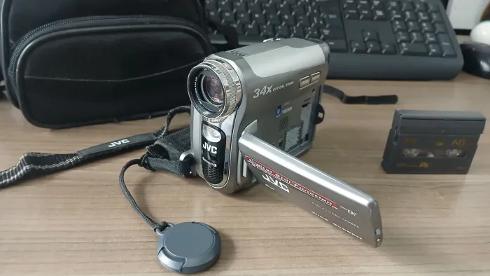 Filmadora JVC com Zoom Óptico 34x