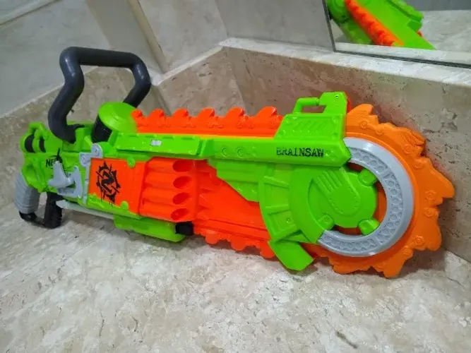 nerf zombie-strike brainsaw