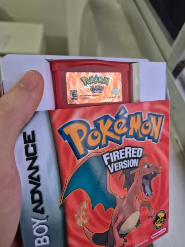 Pokemon firered original + caixinha replica de alta qualidade