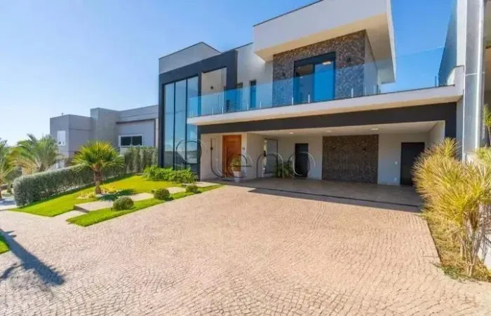 Casa à Venda no Condomínio Querência em Valinhos, no bairro Dois Córregos.