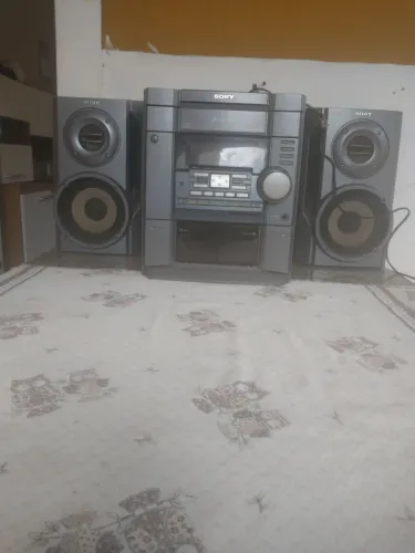 Vendo aparelho de som ! Em ótimo estado. Marca soni.