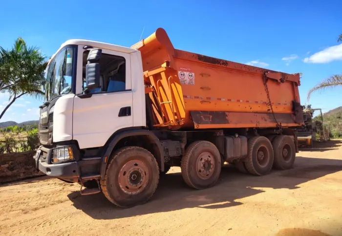 Scania G500 XT ano 2022, 8x4, Bitruck, com caçamba de 22 ?, em MG