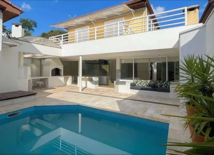 Casa com 4 dormitórios, sendo 2 suítes para venda na região Granja Viana - Cotia - SP