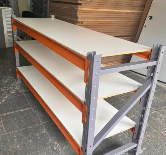 BANCADAS NOVAS 1,80X0,60X0,99