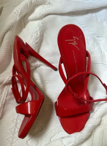 Sandália Giuseppe Zanotti Vermelha