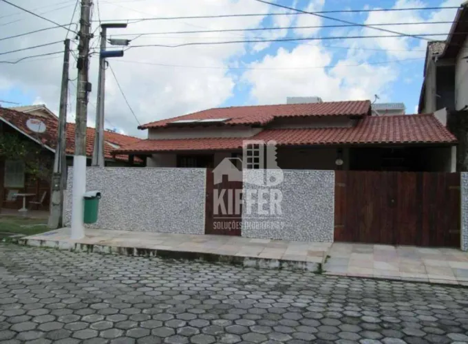 Casa em Condomínio Fechado em Maria Paula | Suíte com Closet | Quintal com Churrasqueira