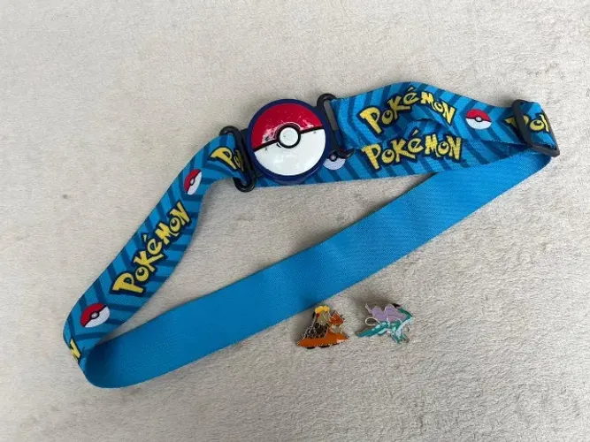 Cinto Pokémon 2 Broches Oficiais Suicune E Mega Camerupt