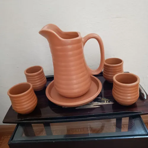 Antiga Jarra de cerâmica com 4 copinhos