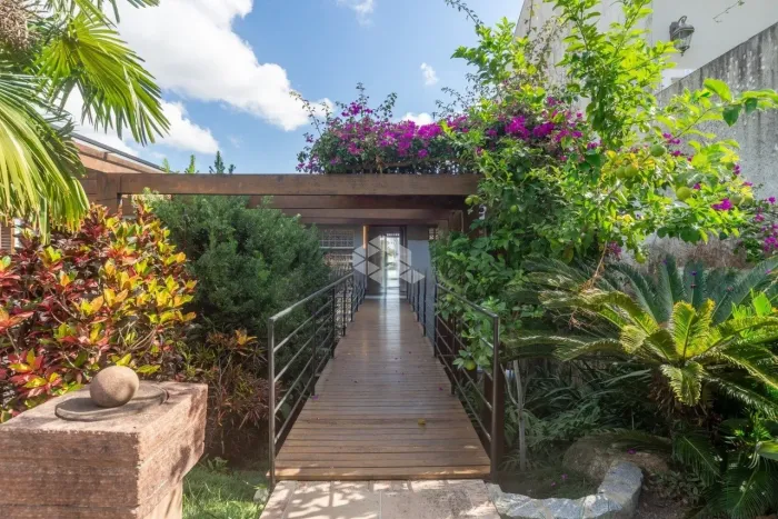 Casa com 4 suítes e vista para o Guaíba - Jardim Isabel / Zona Sul de Poa