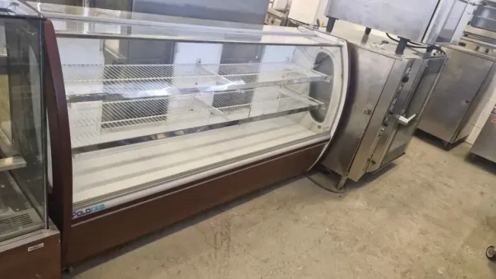 Vitrine Neutra da marca Polo Frio (Aceito Cartao)