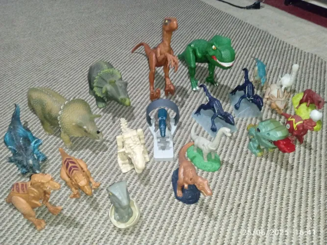 Coleção de Dinossauros em Miniatura