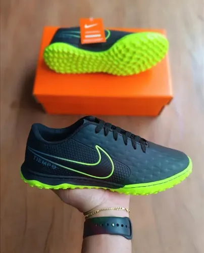 Chuteira Tiempo Verde Society