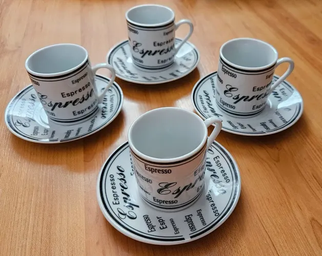Jogo de 4 xícaras de café - kit charmoso e elegante