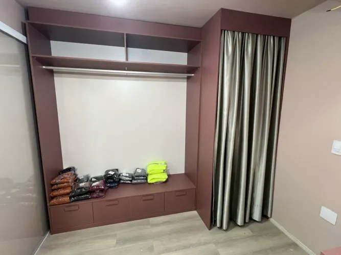 Araras pra loja de roupas Femininas 