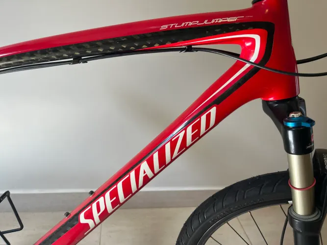 Bicicleta specialized em carbono - Oportunidade