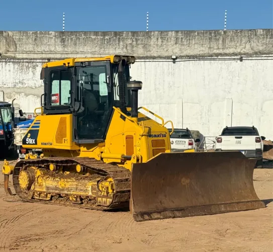 Trator de esteiras Komatsu D51