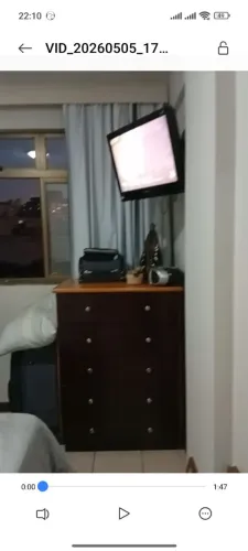 Cômoda com gavetas