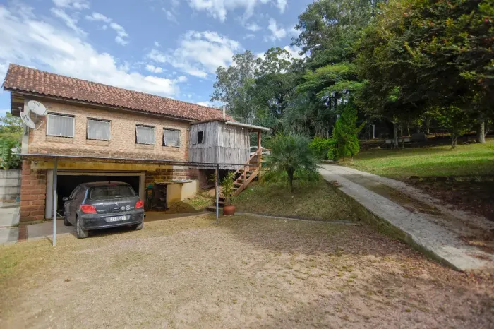 Velleda oferece lindo sítio AMPLO com AÇUDE e salão de festas de 5000m² à 5 minutos do cen