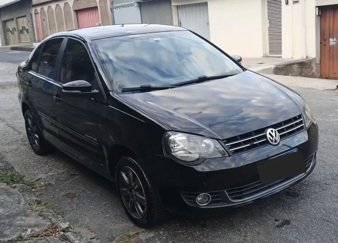 Volkswagen Polo Sed. Comfort. 1.6 MI Tot. Flex 8V 2013