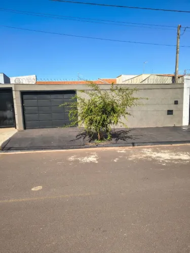 Casa Térrea com piscina BARRETOS