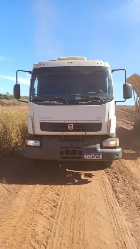 VOLVO VM 270 TRAÇADO 6X4