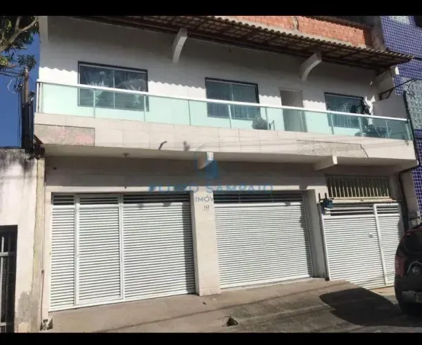 Sobrado para venda tem 200 metros quadrados com 3 quartos em Maria Ortiz - Vitória - ES