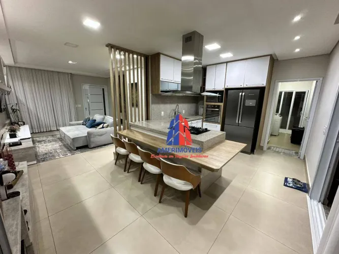Sobrado com 4 dormitórios à venda, 260 m² por R$ 2.200.000,00 - Residencial Imigrantes - N