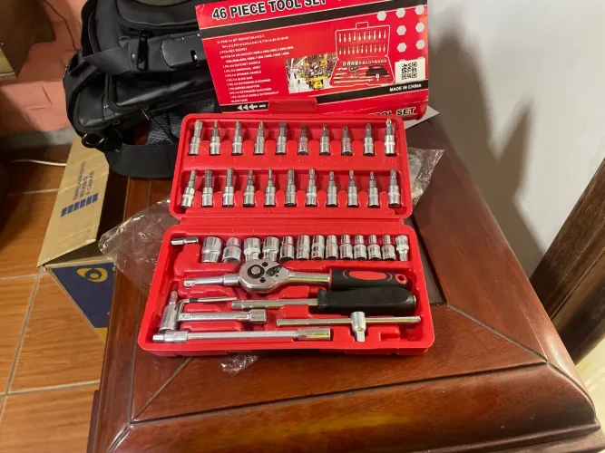 Vendo caixa de ferramenta 46 peças 