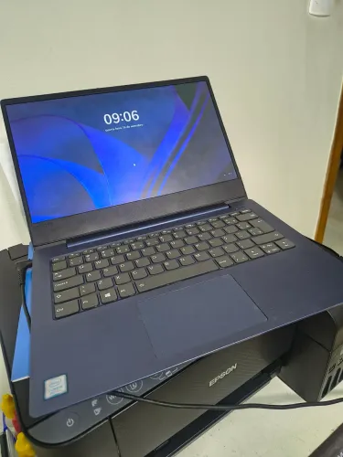  Notebook Lenovo  i5-8250U,  8 geração 8gb