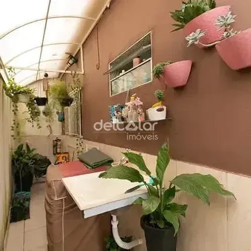 Casa com entrada coletiva para locação, 2 quartos, 1 vaga de garagem no bairro Céu Azul, B